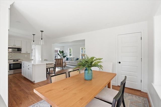41 Avalon Dr, Falmouth, MA 02536