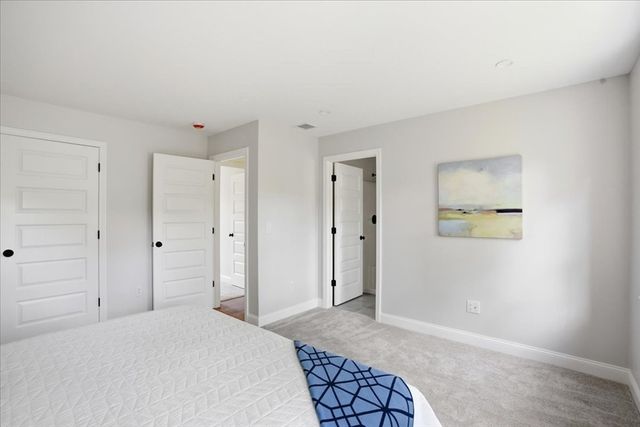 41 Avalon Dr, Falmouth, MA 02536
