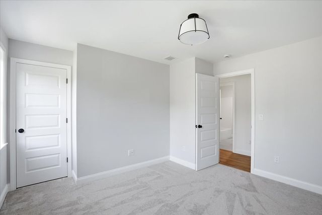 41 Avalon Dr, Falmouth, MA 02536