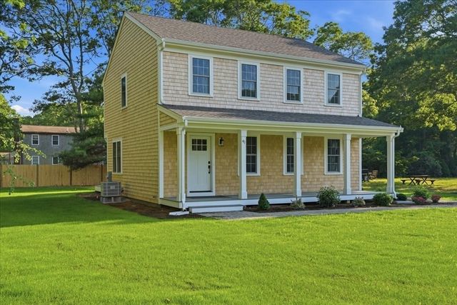 41 Avalon Dr, Falmouth, MA 02536