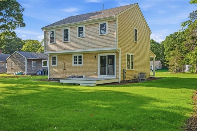 41 Avalon Dr, Falmouth, MA 02536