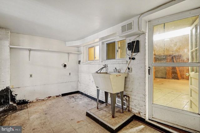 637 HAMILTON ST NW, Washington, DC 20011