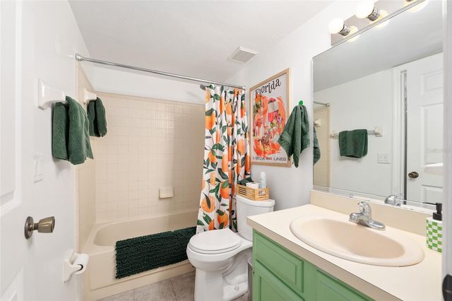 900 SW 62ND BOULEVARD D24, Gainesville, FL 32607