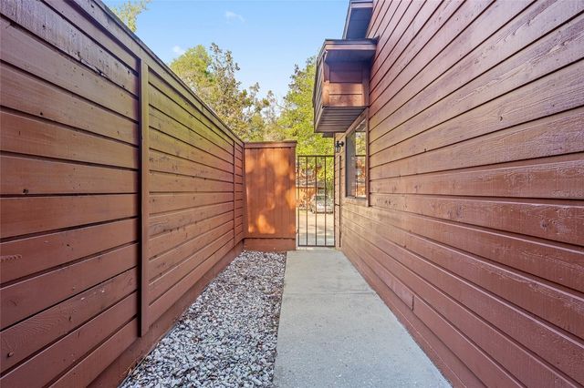 900 SW 62ND BOULEVARD D24, Gainesville, FL 32607