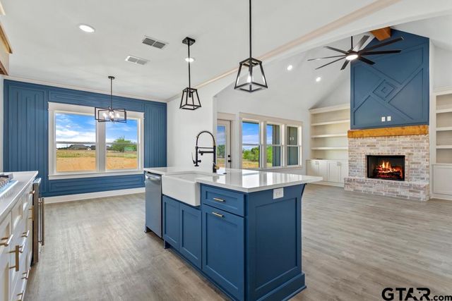 15510 C R 434, Lindale, TX 75771