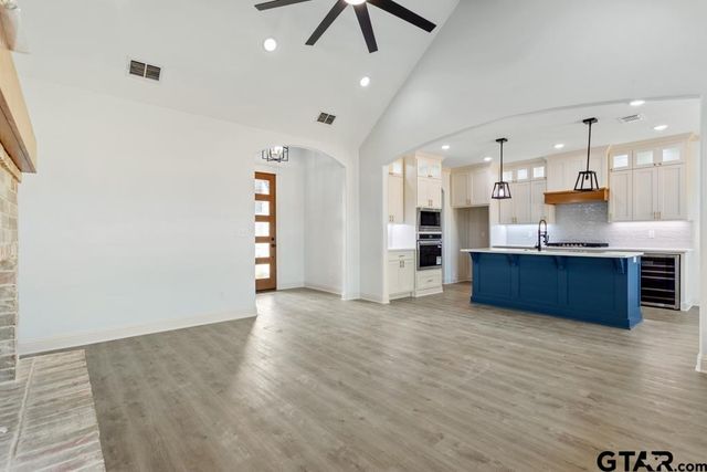 15510 C R 434, Lindale, TX 75771