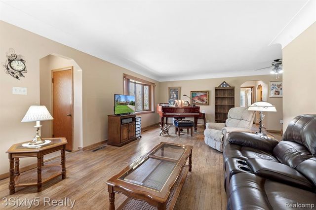 11093 Baraga Street, Taylor, MI 48180