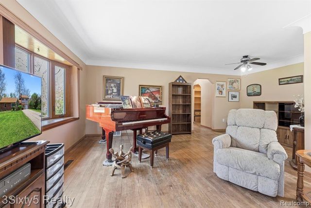 11093 Baraga Street, Taylor, MI 48180