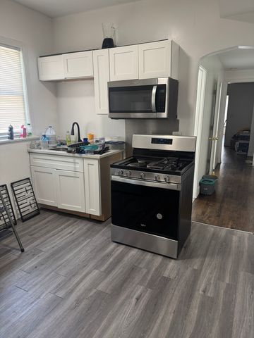 7236 S Vernon Avenue, Chicago, IL 60619