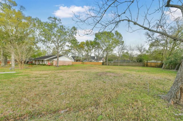 203 Shady Nook Lane, Friendswood, TX 77546