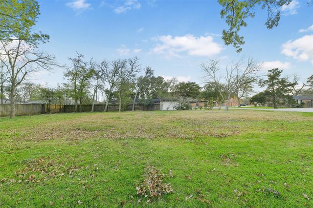 203 Shady Nook Lane, Friendswood, TX 77546