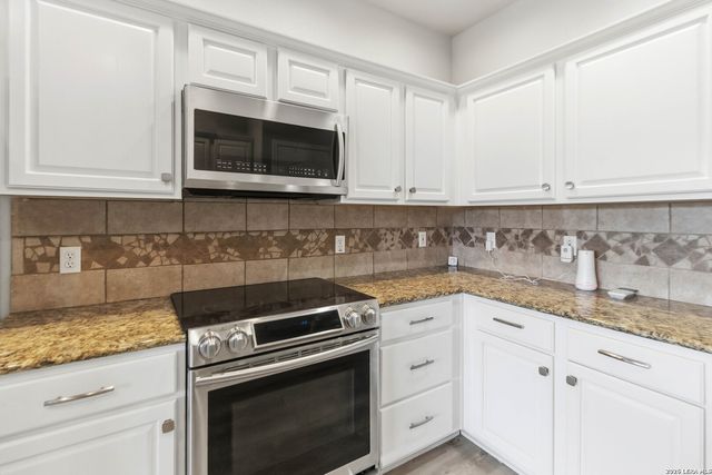 412 SHAYLA LN, Canyon Lake, TX 78133