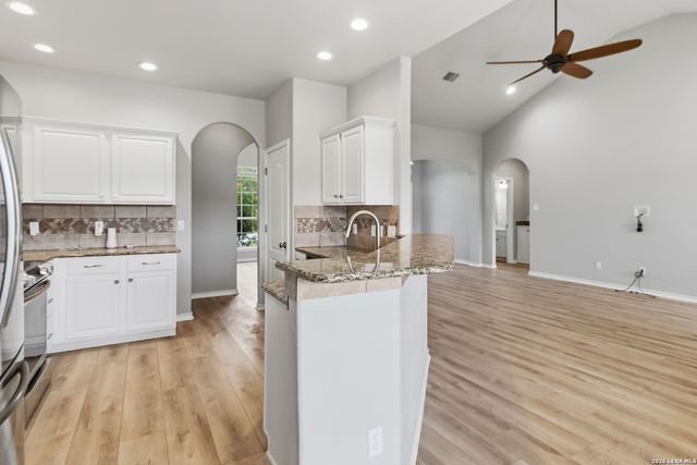 412 SHAYLA LN, Canyon Lake, TX 78133