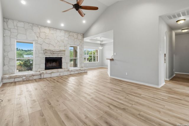 412 SHAYLA LN, Canyon Lake, TX 78133