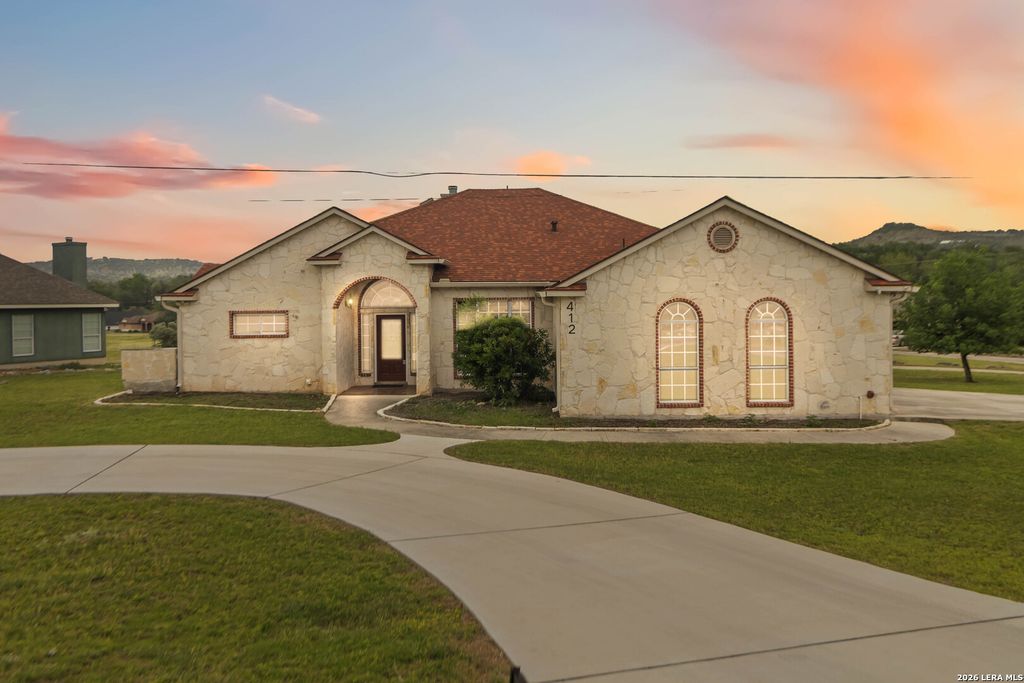 412 SHAYLA LN, Canyon Lake, TX 78133
