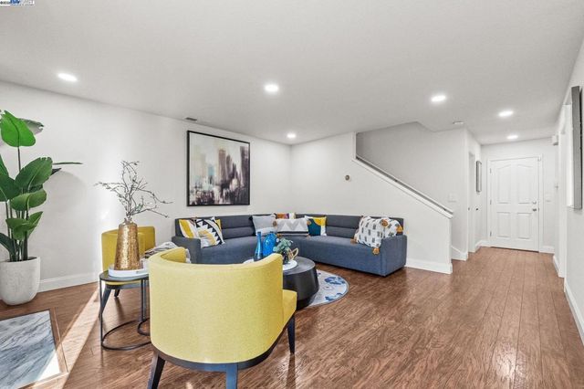 4027 Sunset Ter, Fremont, CA 94536