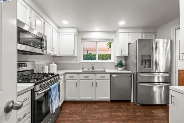 4027 Sunset Ter, Fremont, CA 94536