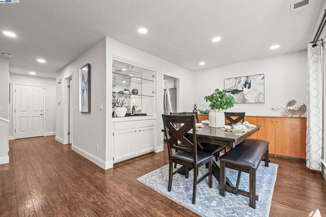 4027 Sunset Ter, Fremont, CA 94536