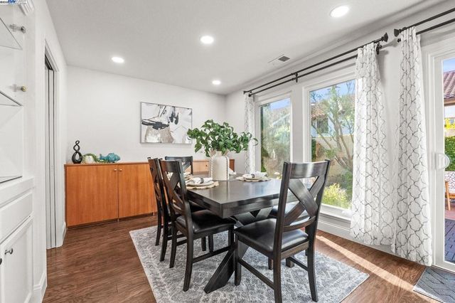 4027 Sunset Ter, Fremont, CA 94536