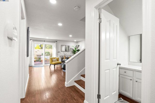 4027 Sunset Ter, Fremont, CA 94536