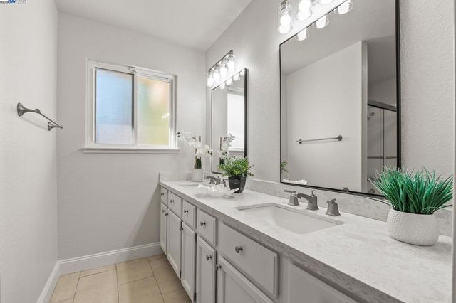 4027 Sunset Ter, Fremont, CA 94536