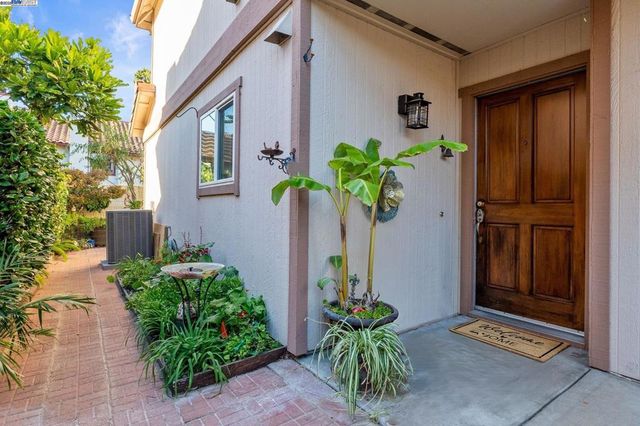 4027 Sunset Ter, Fremont, CA 94536