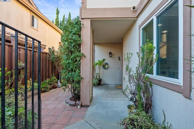 4027 Sunset Ter, Fremont, CA 94536