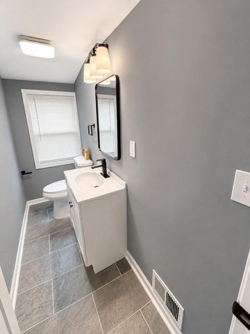 3931 Clough Avenue, Highland, IN 46322