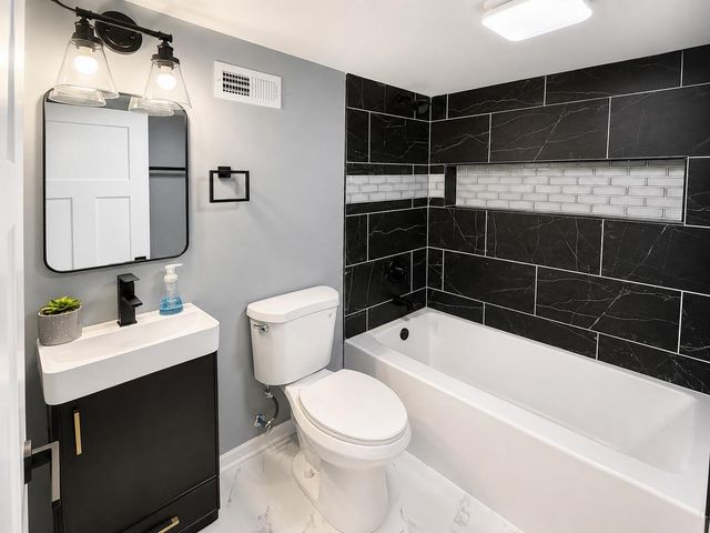 3931 Clough Avenue, Highland, IN 46322
