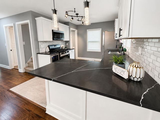 3931 Clough Avenue, Highland, IN 46322