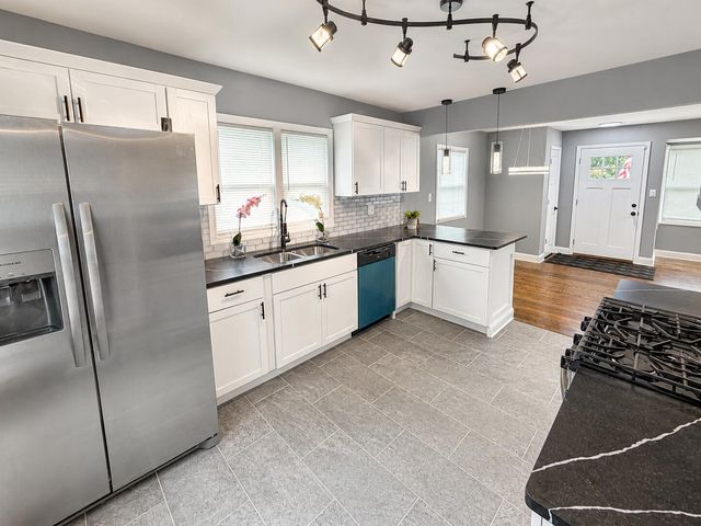 3931 Clough Avenue, Highland, IN 46322