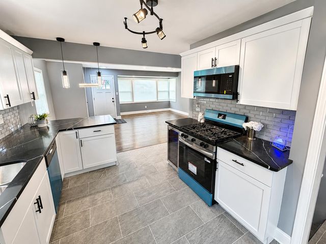 3931 Clough Avenue, Highland, IN 46322