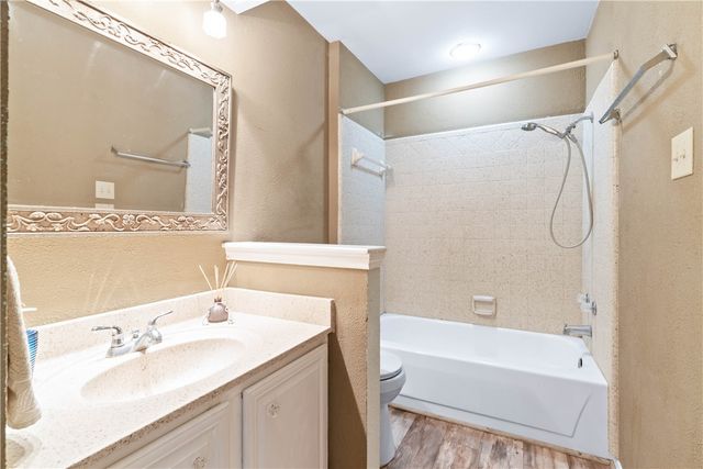3030 Quail Hollow Dr, Corpus Christi, TX 78414