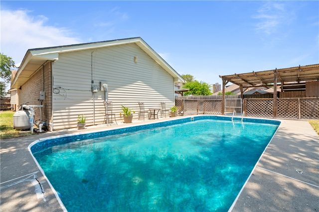 3030 Quail Hollow Dr, Corpus Christi, TX 78414