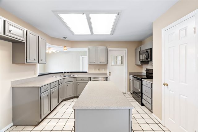 3030 Quail Hollow Dr, Corpus Christi, TX 78414