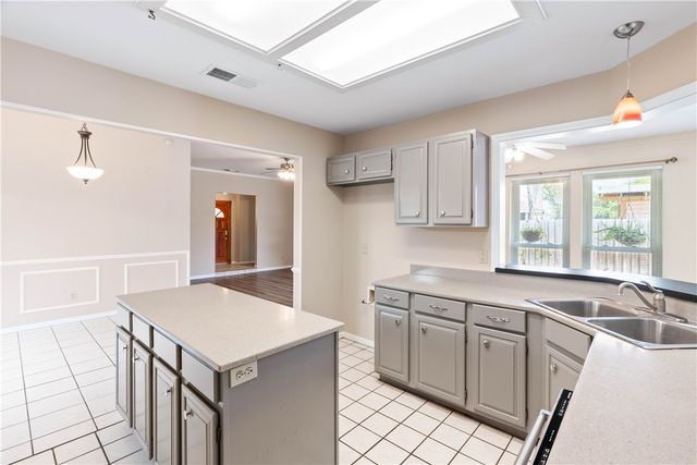 3030 Quail Hollow Dr, Corpus Christi, TX 78414