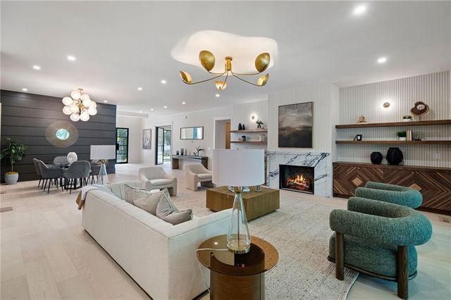 1671 Manhasset Drive, Dunwoody, GA 30338