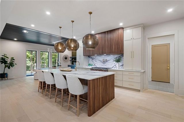 1671 Manhasset Drive, Dunwoody, GA 30338