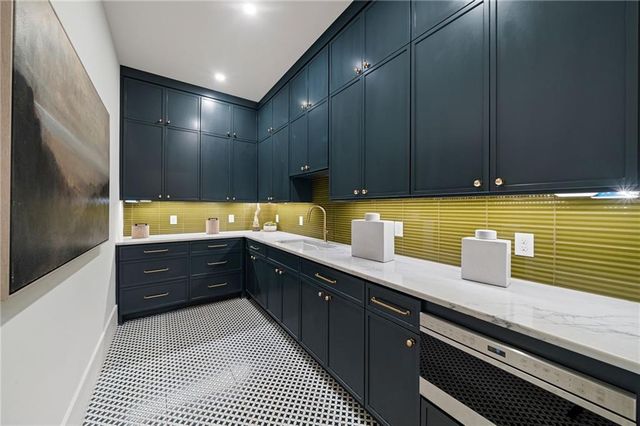 1671 Manhasset Drive, Dunwoody, GA 30338