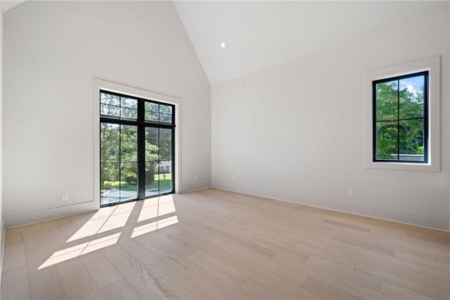 1671 Manhasset Drive, Dunwoody, GA 30338