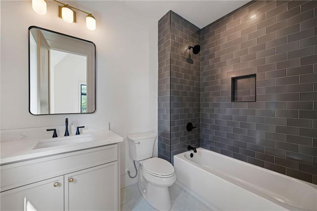 1671 Manhasset Drive, Dunwoody, GA 30338