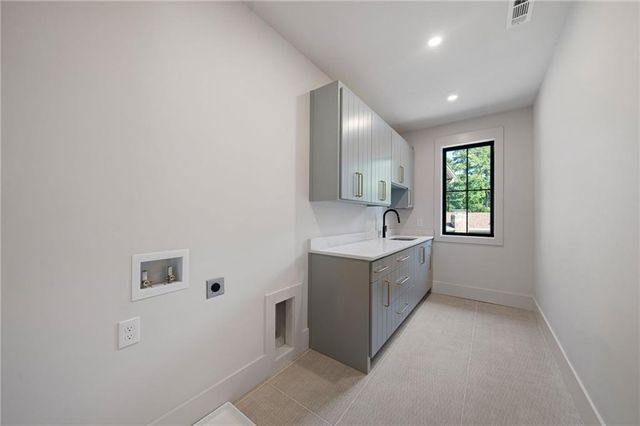 1671 Manhasset Drive, Dunwoody, GA 30338