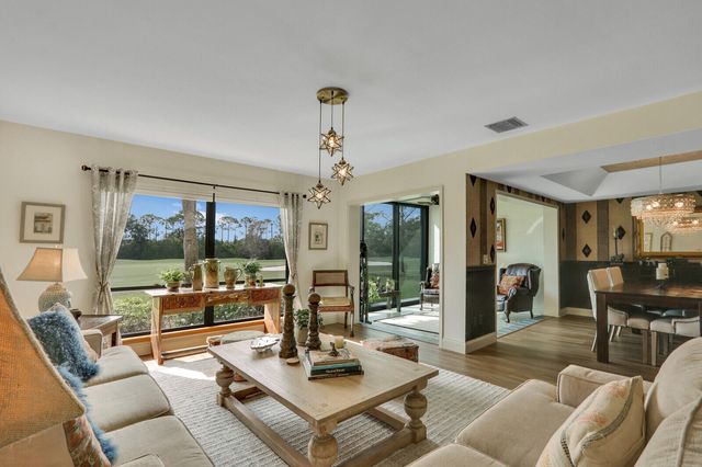 5661 SE Foxcross Place, Stuart, FL 34997