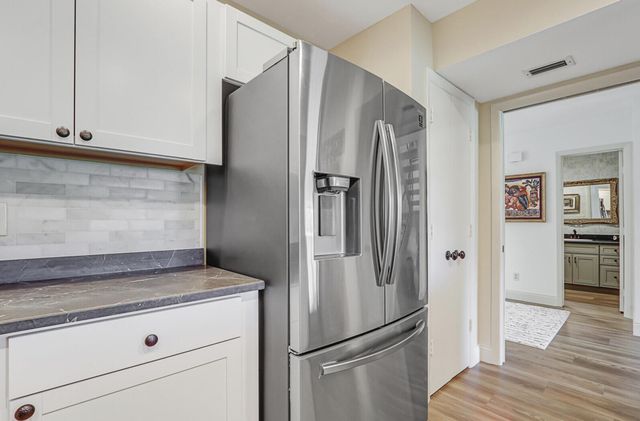 5661 SE Foxcross Place, Stuart, FL 34997