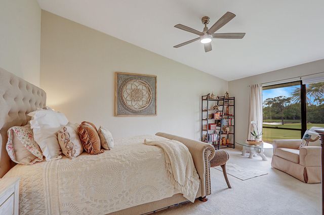 5661 SE Foxcross Place, Stuart, FL 34997