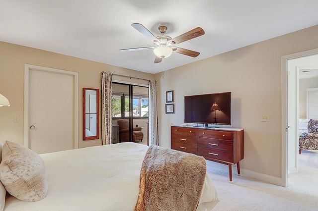 5661 SE Foxcross Place, Stuart, FL 34997