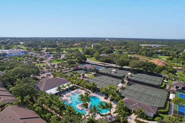 5661 SE Foxcross Place, Stuart, FL 34997