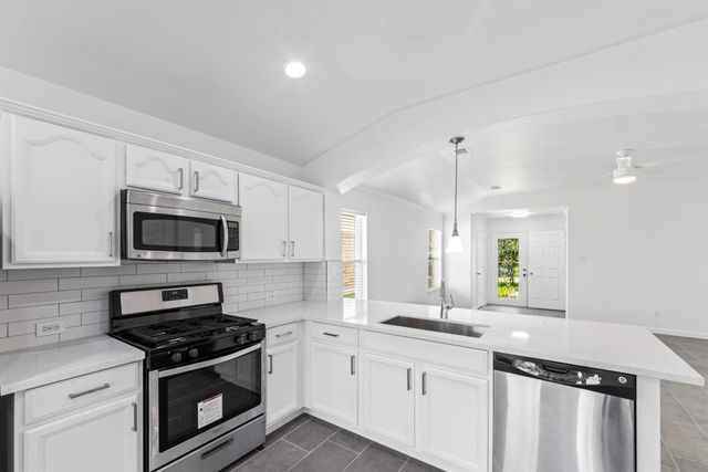 13112 Trail Manor Drive, Pearland, TX 77584