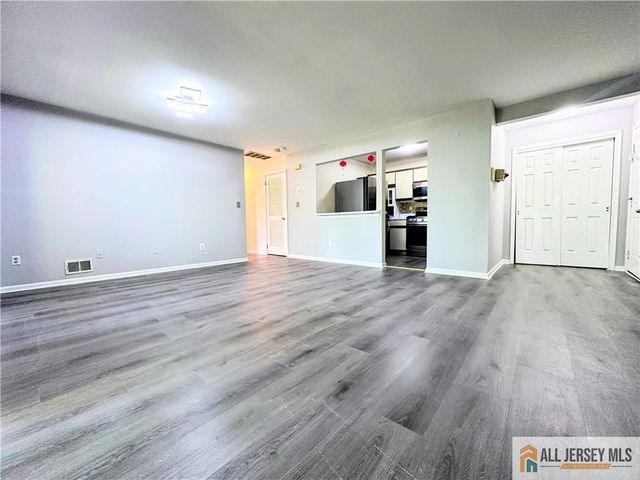 1211 Woodhaven Drive 1211, Edison, NJ 08817