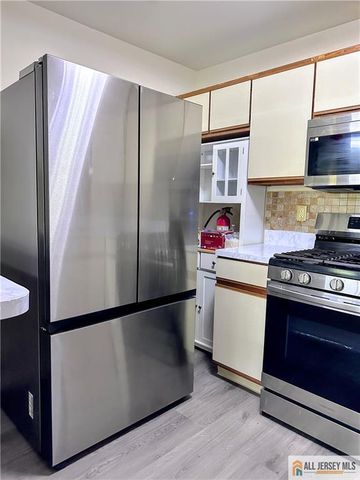 1211 Woodhaven Drive 1211, Edison, NJ 08817